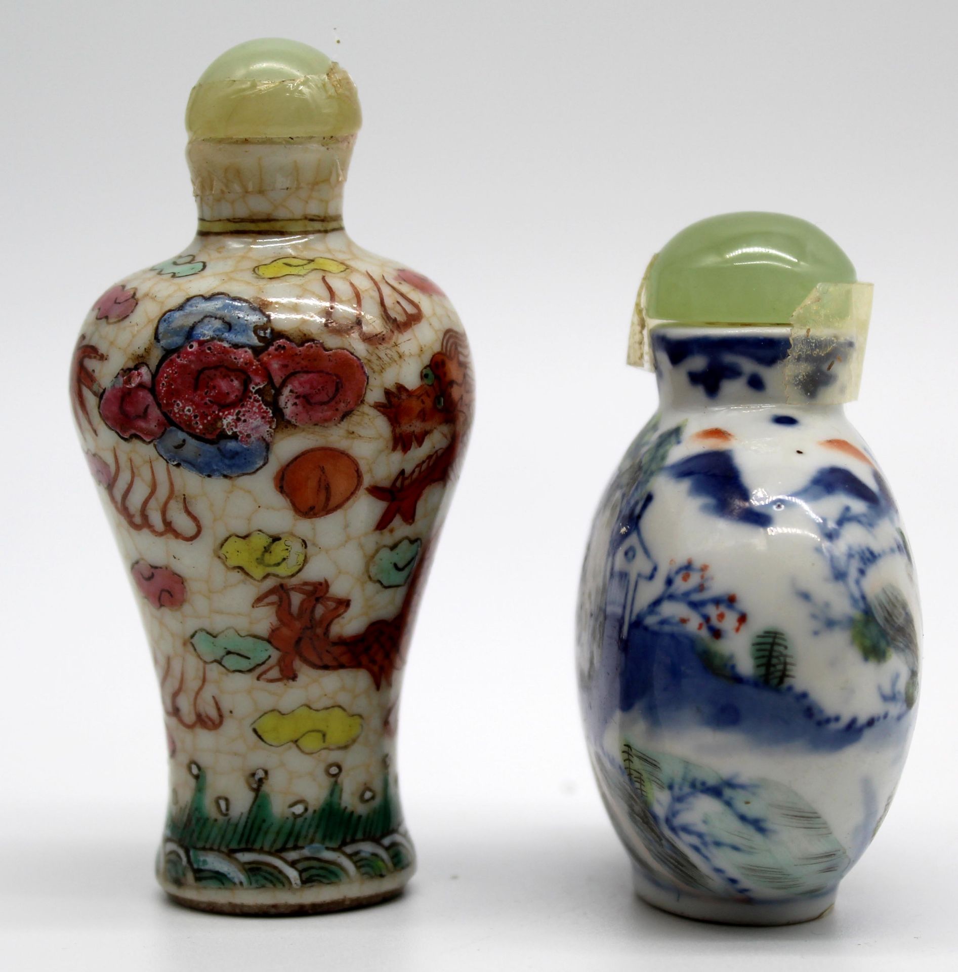 10 porcelain snuff bottles / dispeners. Probably China old. - Image 3 of 31