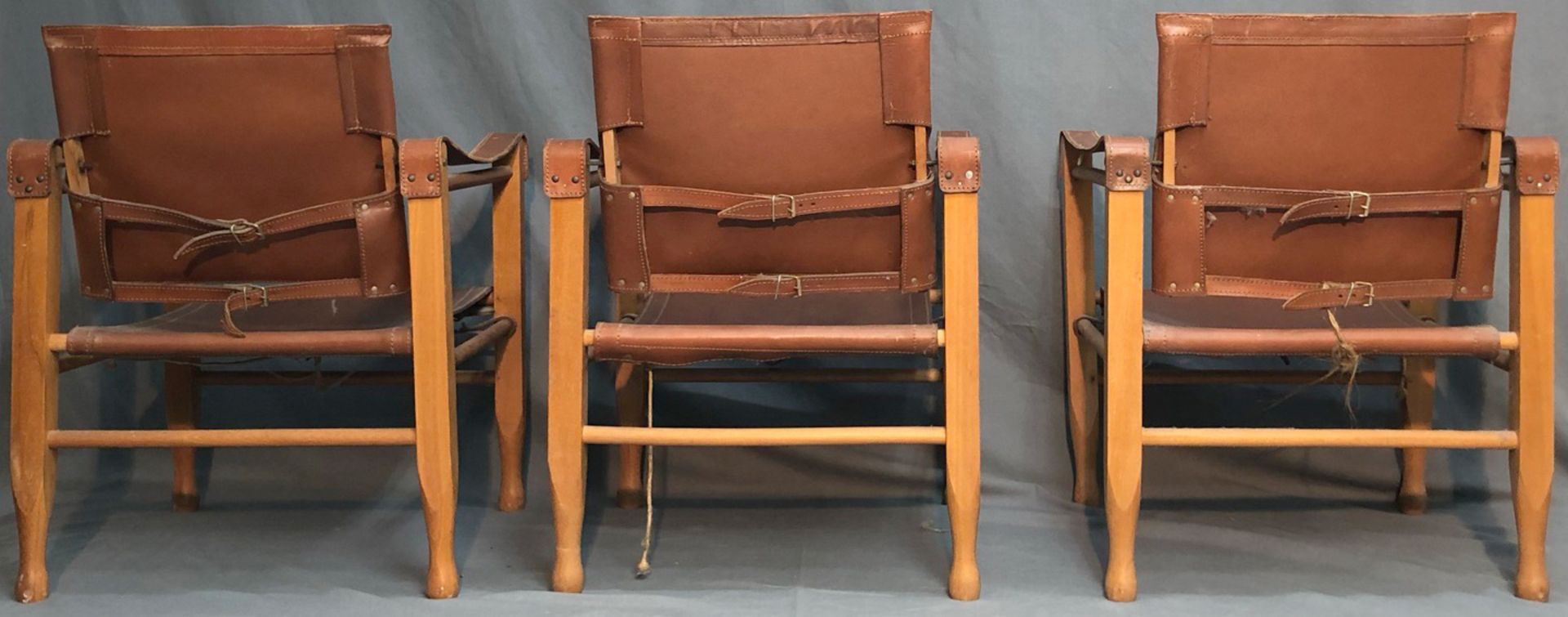 3 Safari Chair. Leder und Holz. Wohl Design von Wilhelm KIENZLE (1886-1958). - Image 7 of 13