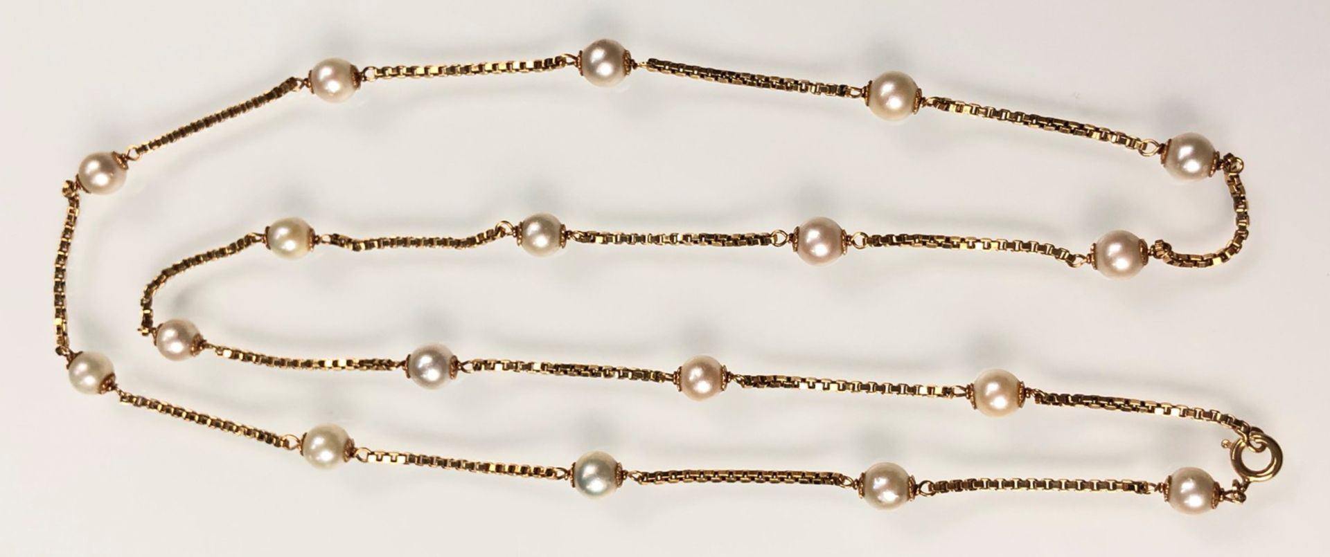 Necklace. Yellow gold 750 with cultured pearls. Gross 27.1 grams. - Image 3 of 10