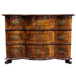 Dresser baroque. Walnut? Three-drawer body with a curved front.