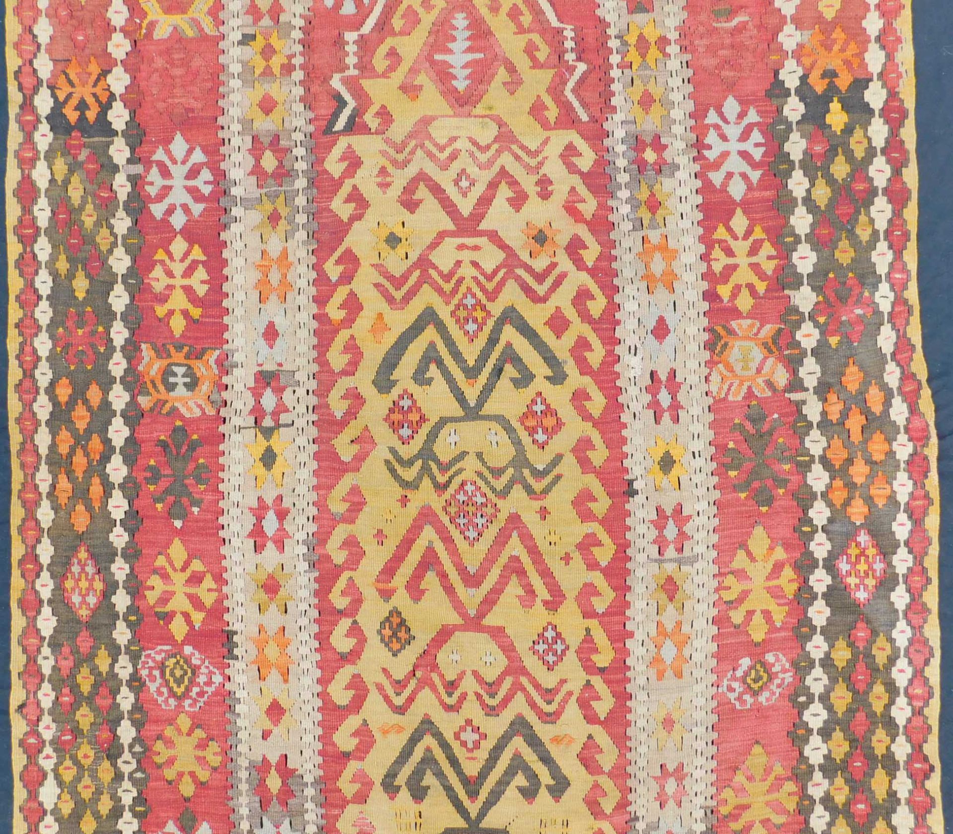Erzurum kilim prayer rug. Eastern Anatolia. Turkey. Antique, around 100 - 150 years old. - Bild 3 aus 5
