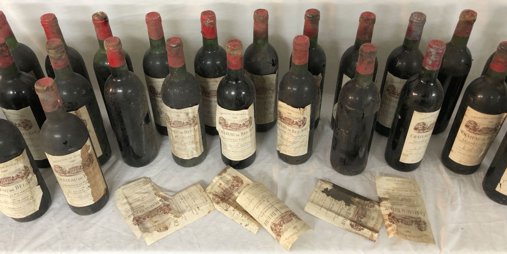 1981 Chateau de Bel-Air, Lalande de Pommerol AC. 33 whole bottles 75cl. - Bild 11 aus 17