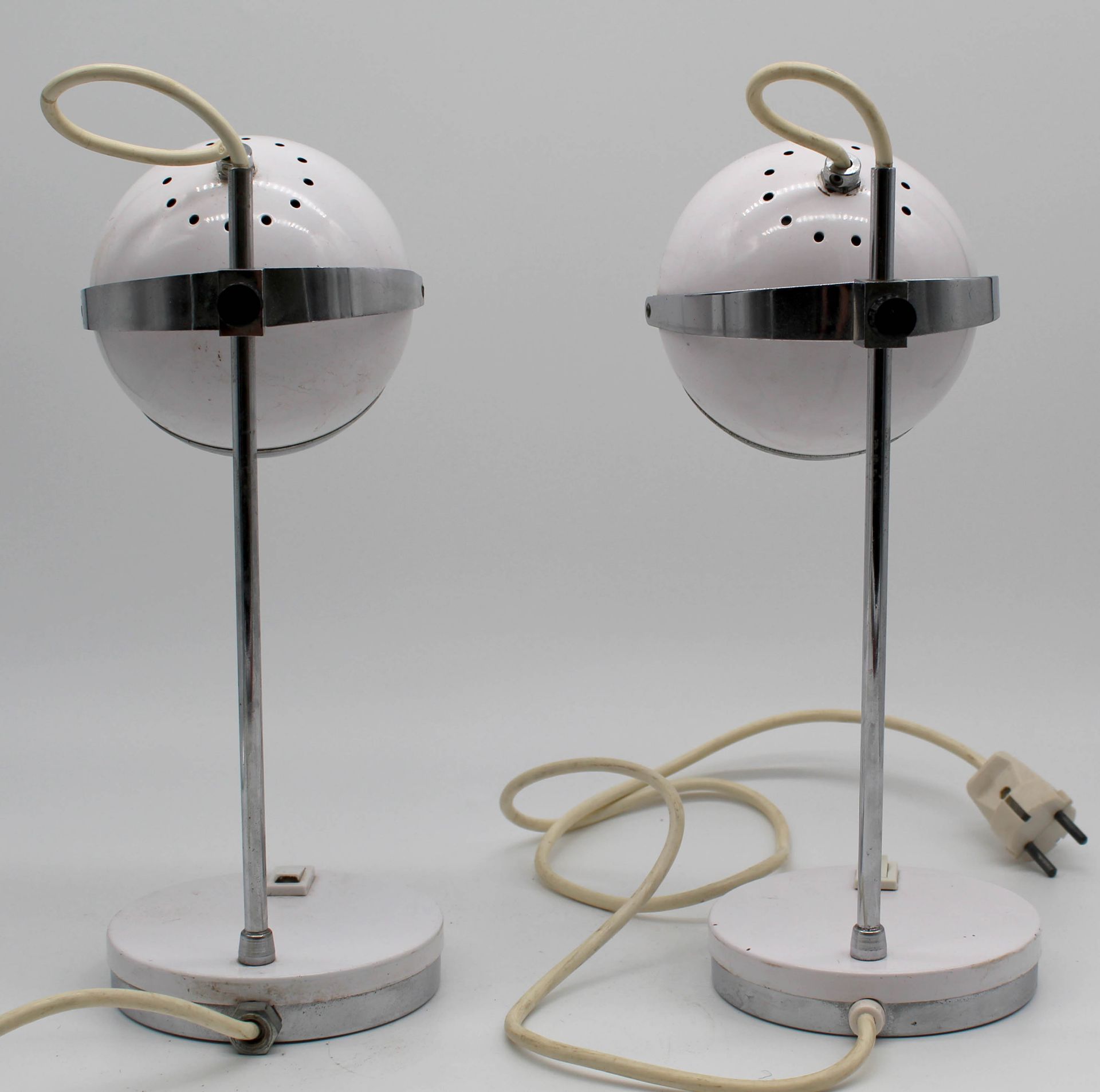 A pair of globe table lamps. Design, around 1960. - Bild 8 aus 13