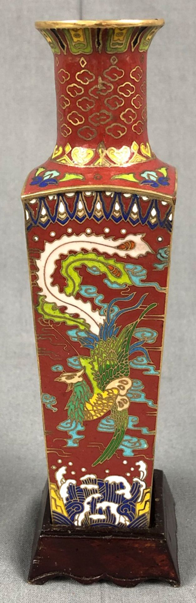 Cloisonne vase Japan / China. Simurgh over waves. 17 cm high.