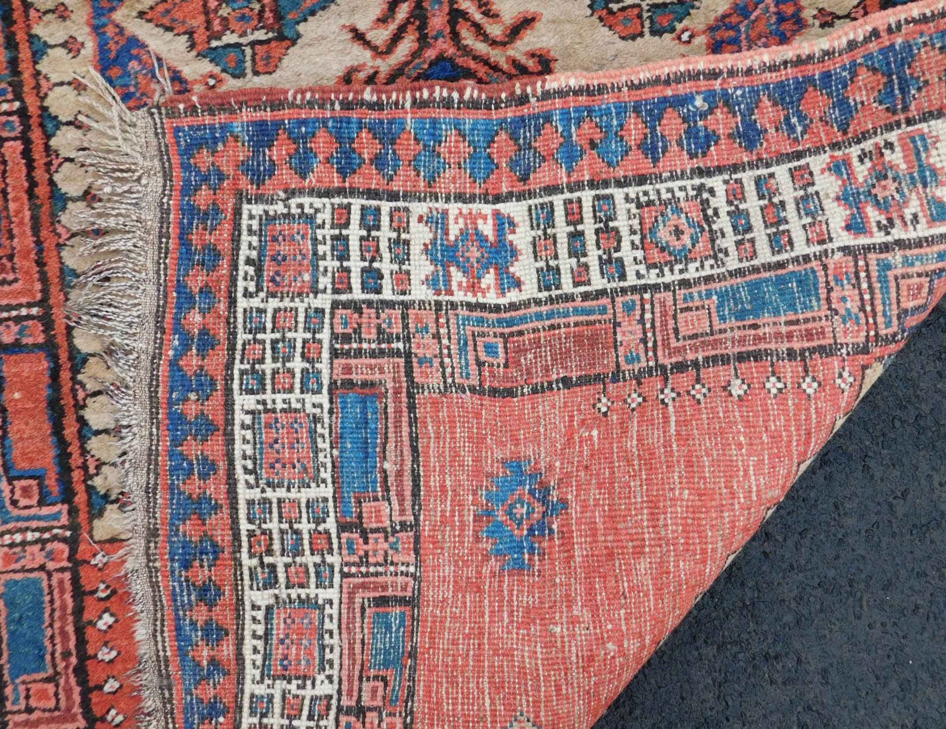 Meshkin Persian carpet. Gallery. Iran. Around 80 - 120 years old. - Bild 6 aus 6