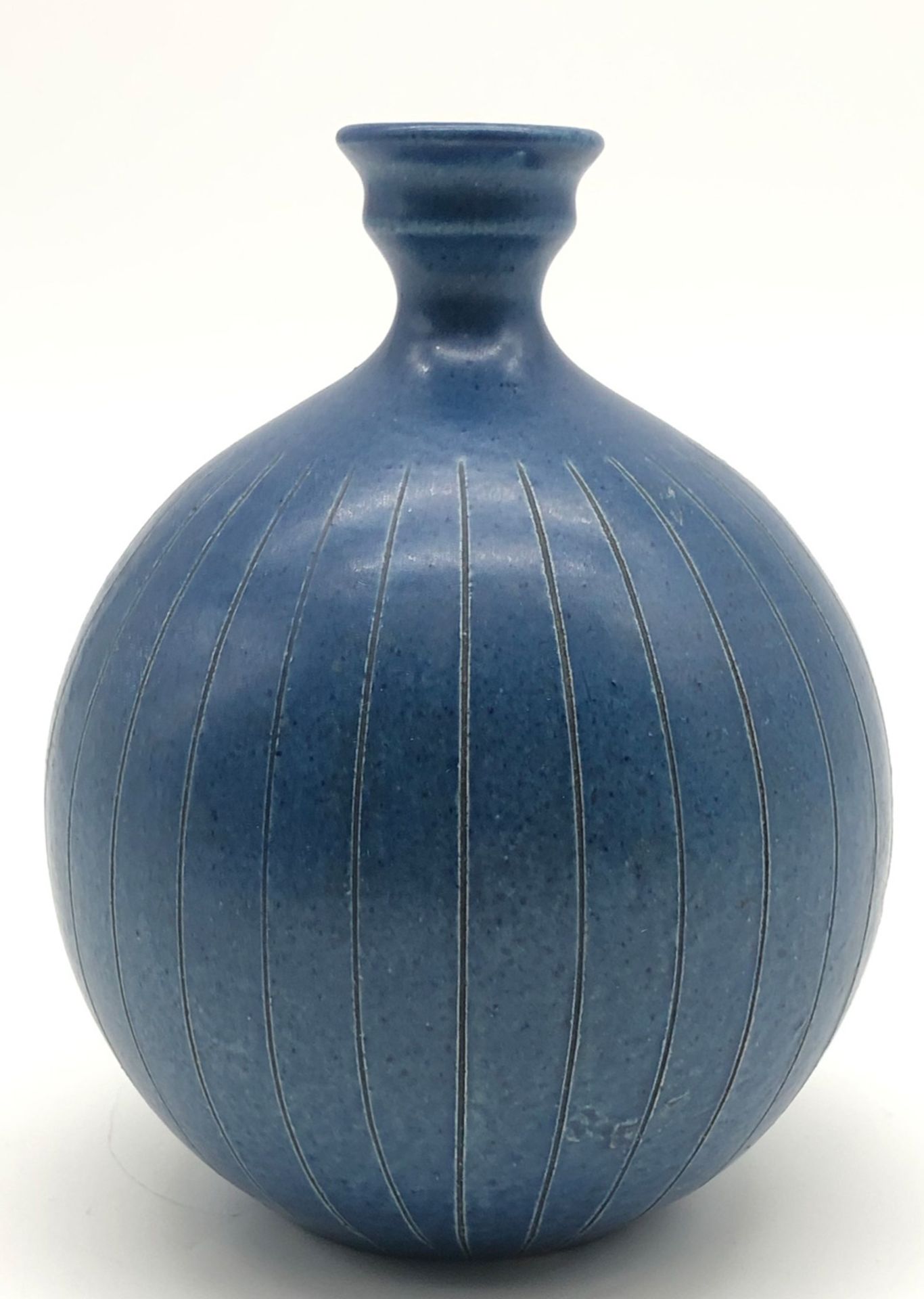 Vase. Blue glaze. Probably China, Japan, Korea. Mark. - Bild 4 aus 9