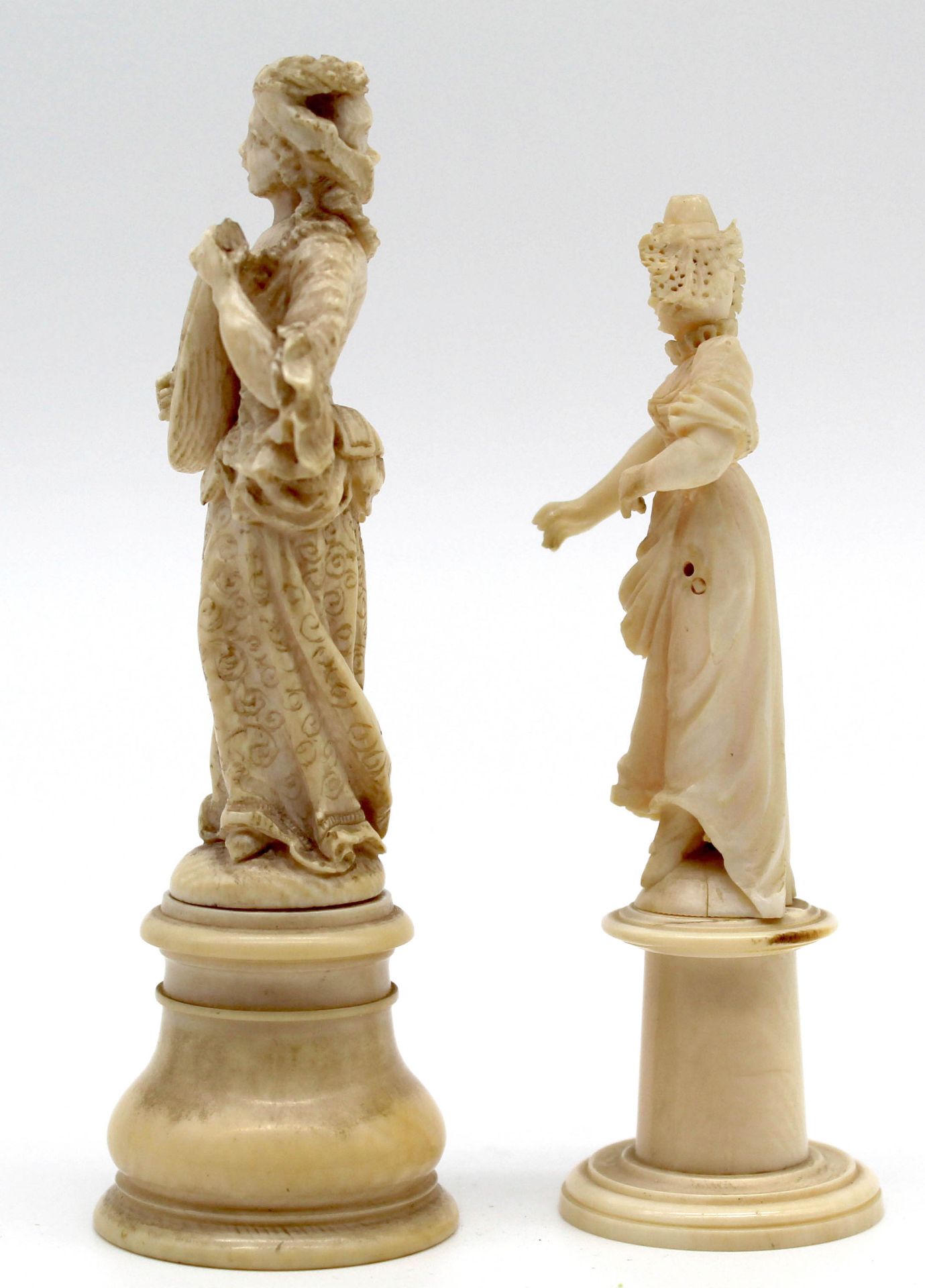 2 ladies figures ivory around 1900. Probably Erbach. - Image 5 of 10