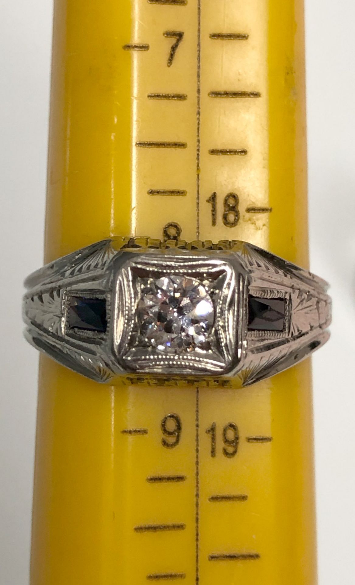 Ring. White gold. 18 carat. Solitaire diamond. Approximately 0.35 carats. - Image 7 of 16