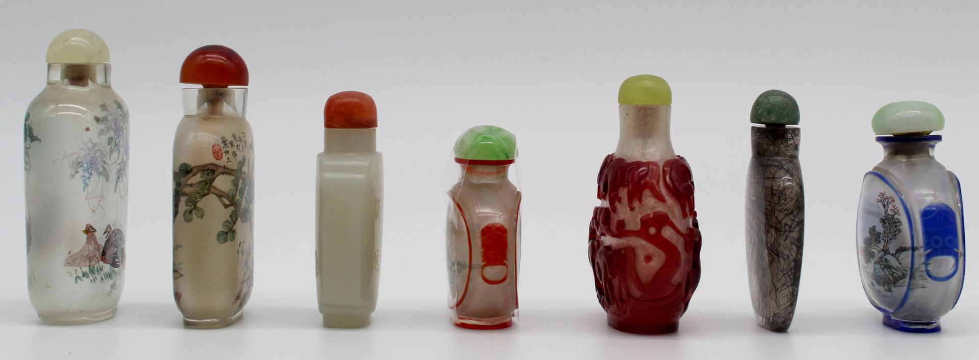 7 Snuff Bottles, Glass, stone? Probably China old. - Image 10 of 16