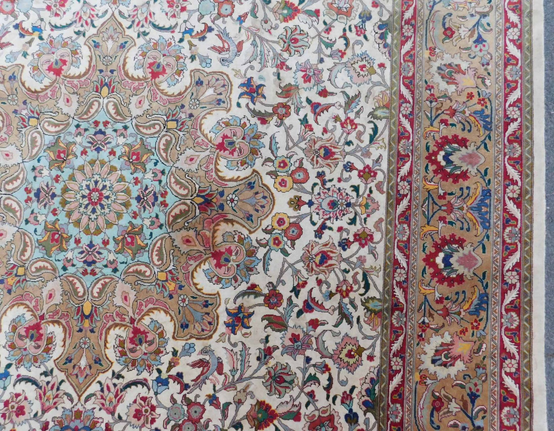 Tabriz Persian carpet. Iran. Very fine weave. - Bild 7 aus 10