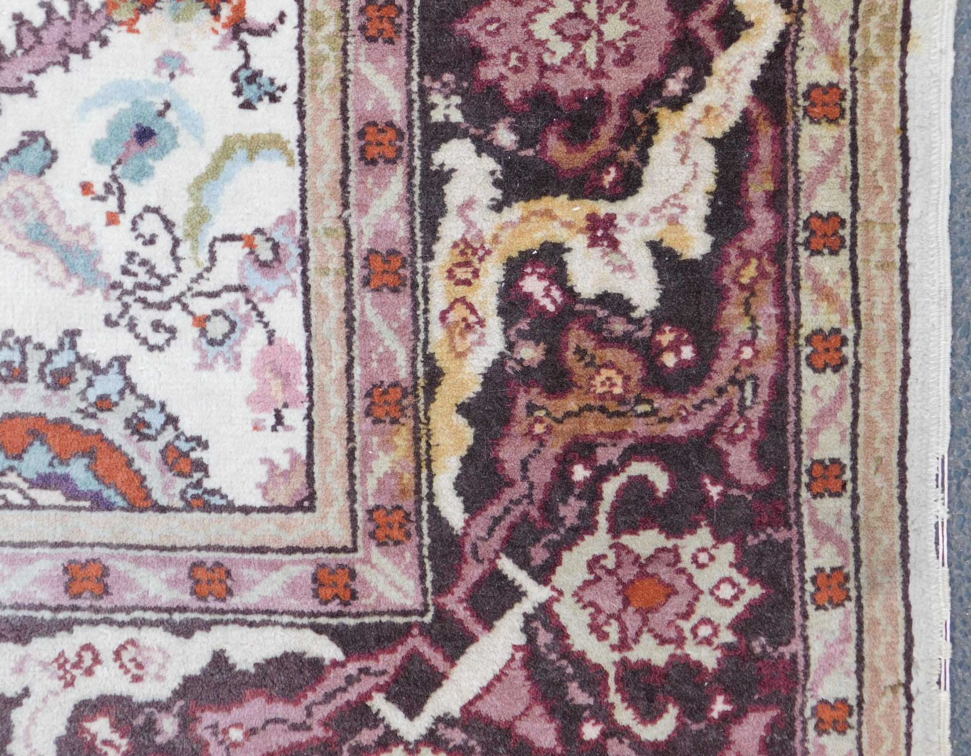 Borlu carpet. Turkey. Around 80 - 100 years old. - Bild 7 aus 9
