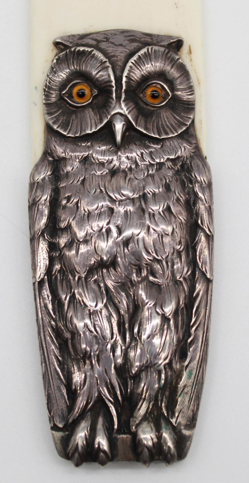 Ivory around 1900. Probably Erbach. Leaf turner owl, silver 800. - Image 3 of 9