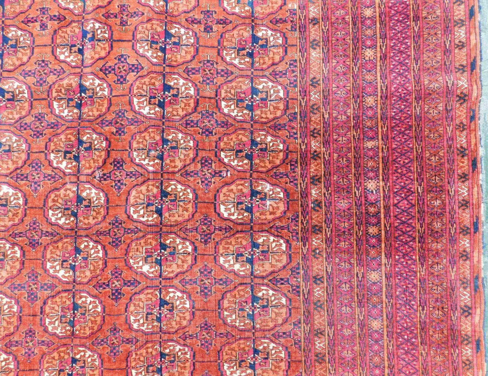 Tekke main carpet. Turkmenistan. Around 80 - 120 years old. - Image 5 of 10