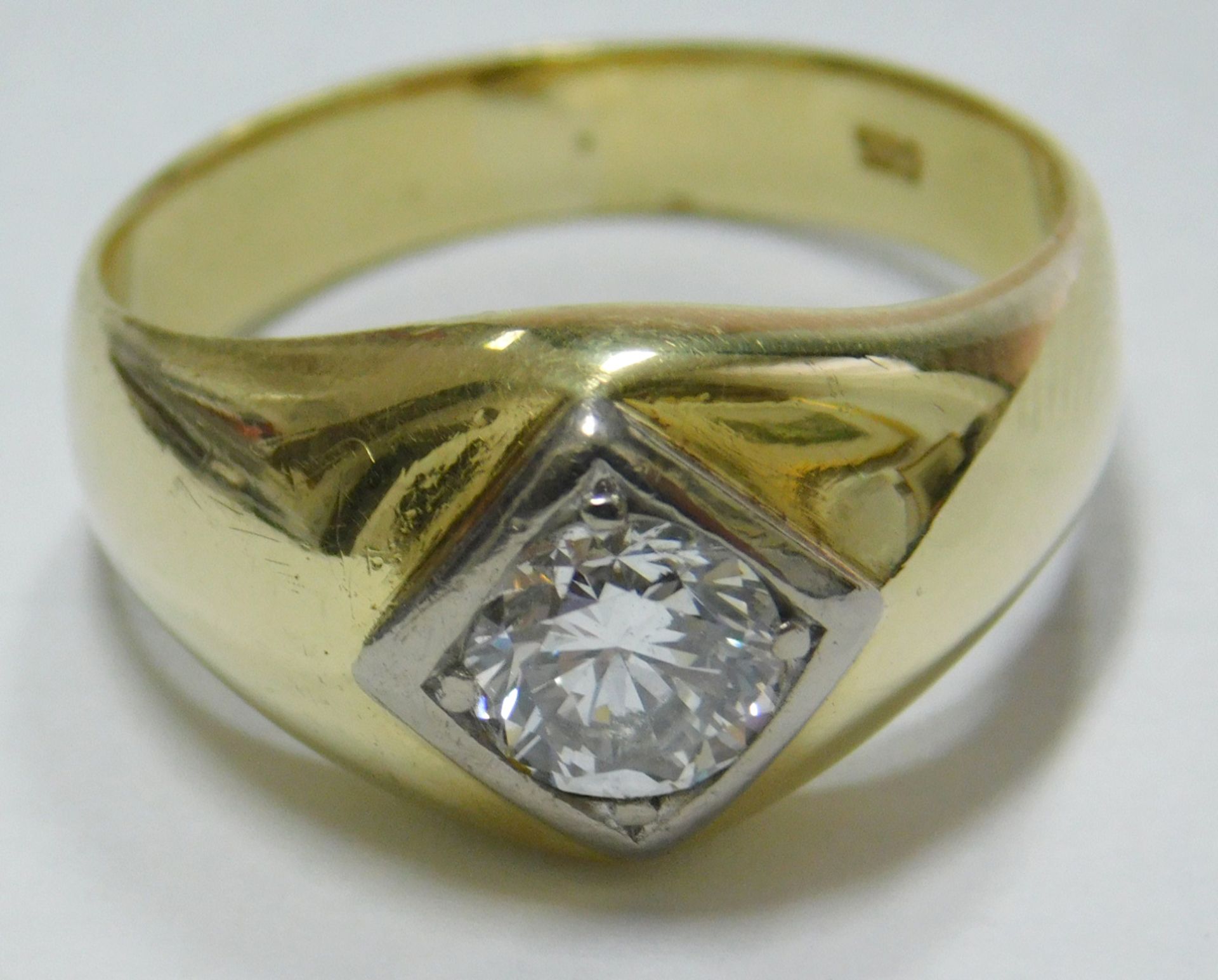 Gold 585. Men's ring with a brilliant cut diamond solitaire. Circa 1 carat, white / si. - Image 4 of 11