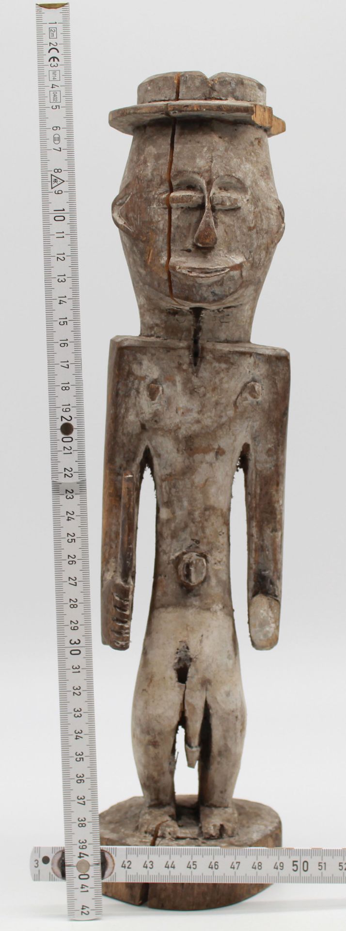 Male figure with sword and western hat. Probably the Congo Basin. - Bild 8 aus 8