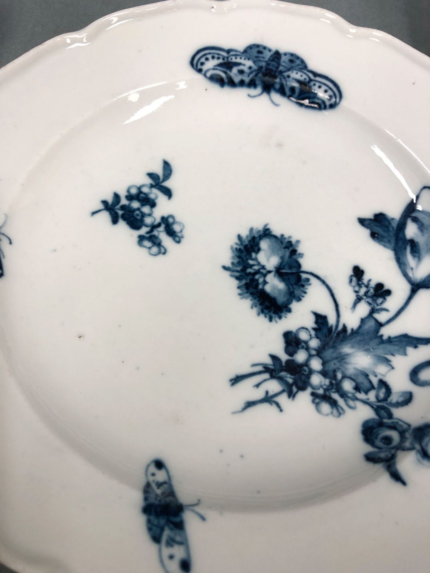 7 Meissen plates. Different decors. Partly with sanding marks. - Image 6 of 18