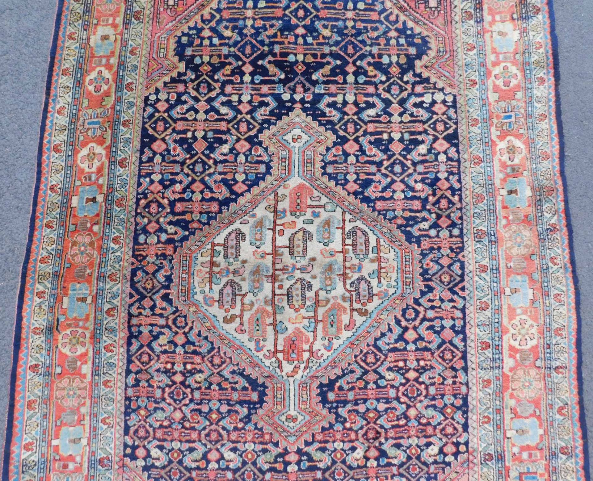 Saruk Jozan Persian carpet. Iran. Antique, around 100-130 years old. - Image 3 of 6