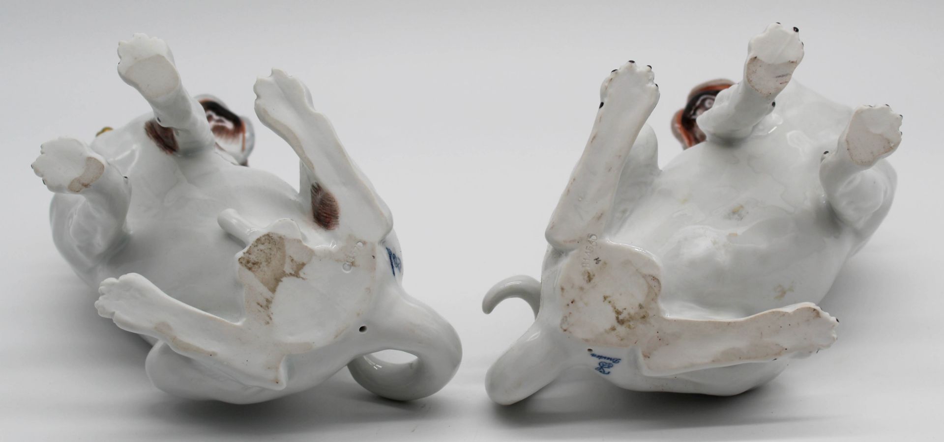 Dresden porcelain. 2 figures. Pug. Each 17.5 cm high. - Image 10 of 12