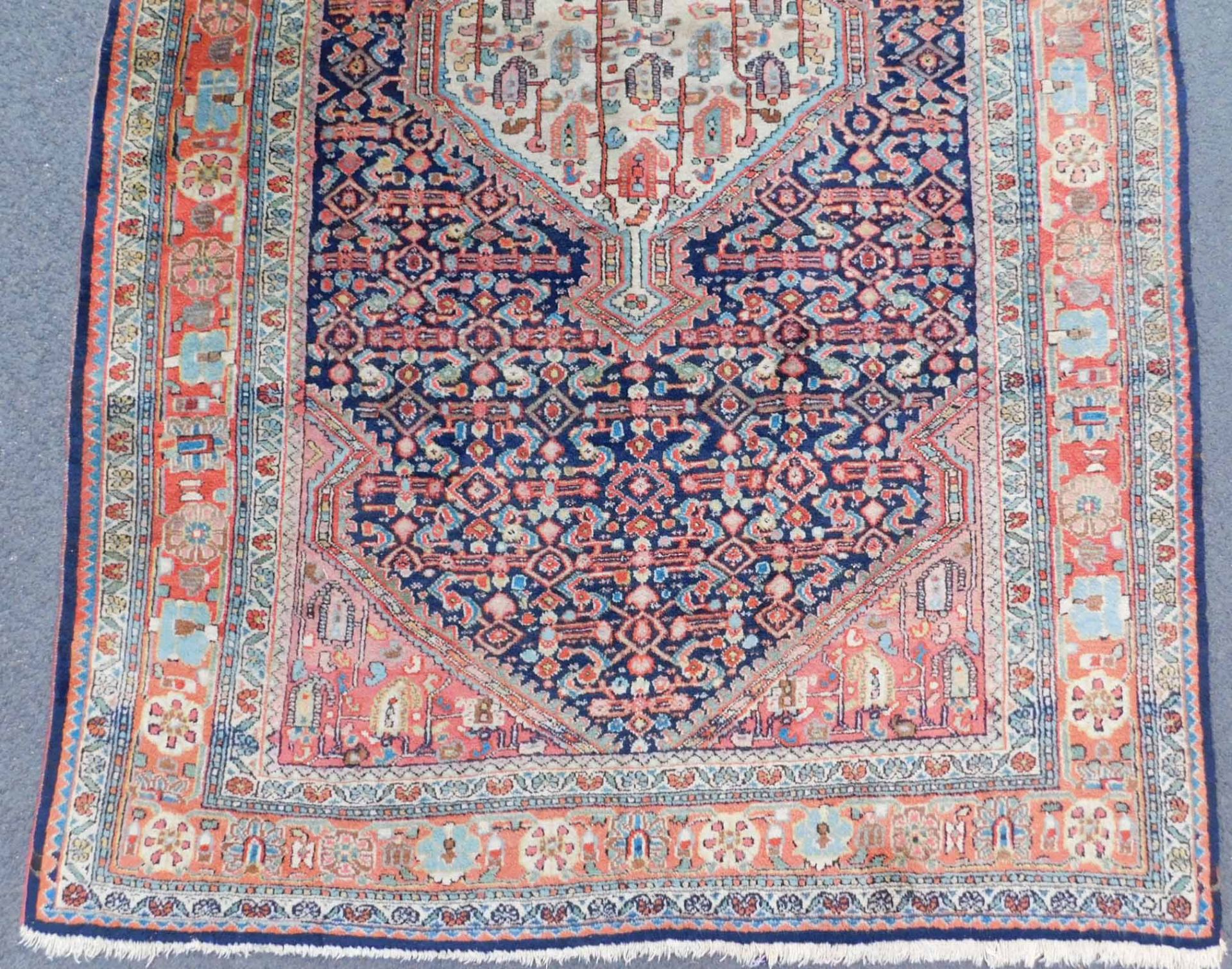 Saruk Jozan Persian carpet. Iran. Antique, around 100-130 years old. - Image 2 of 6