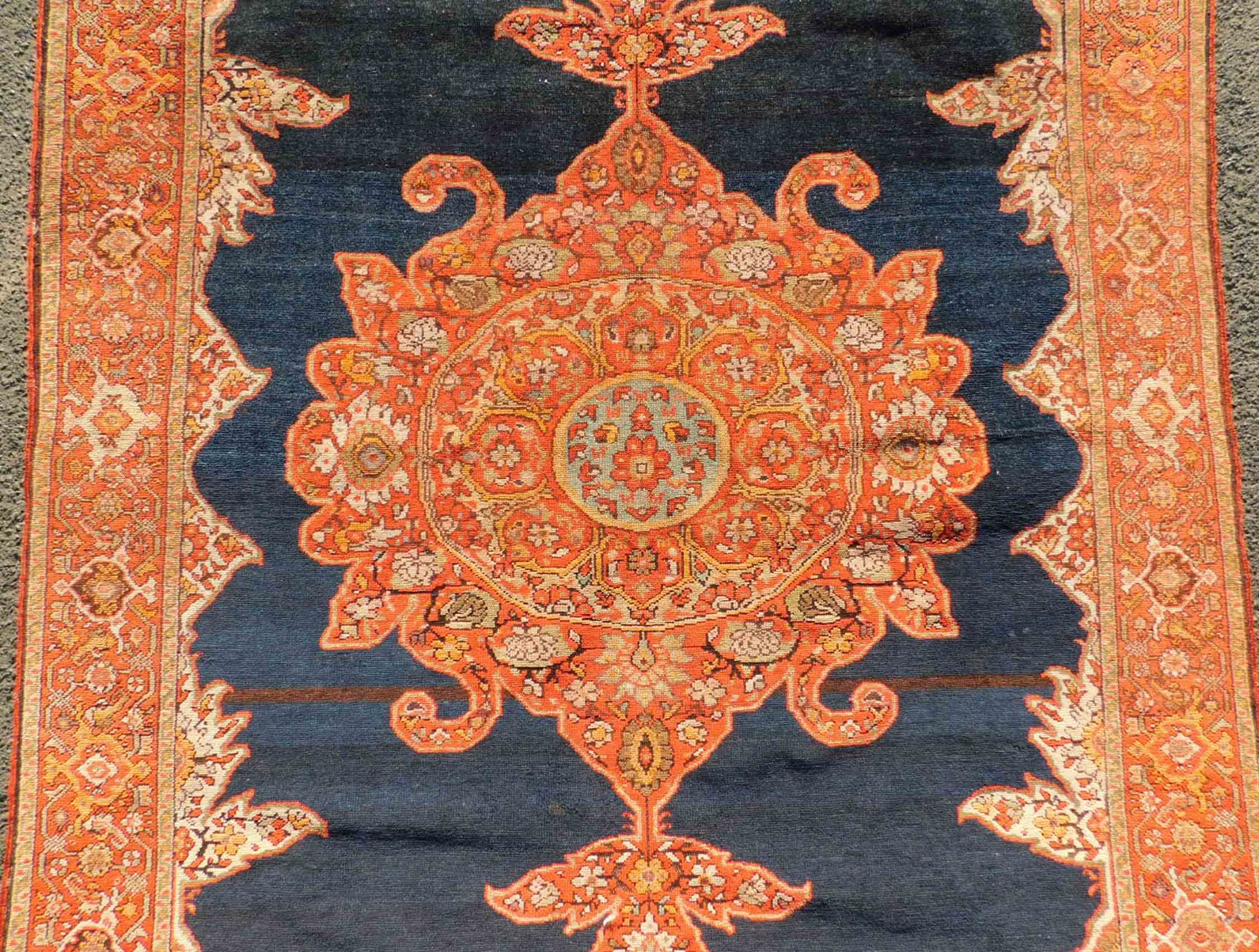 Malayer Persian carpet. Iran. Antique, around 120-150 years old. - Image 3 of 6