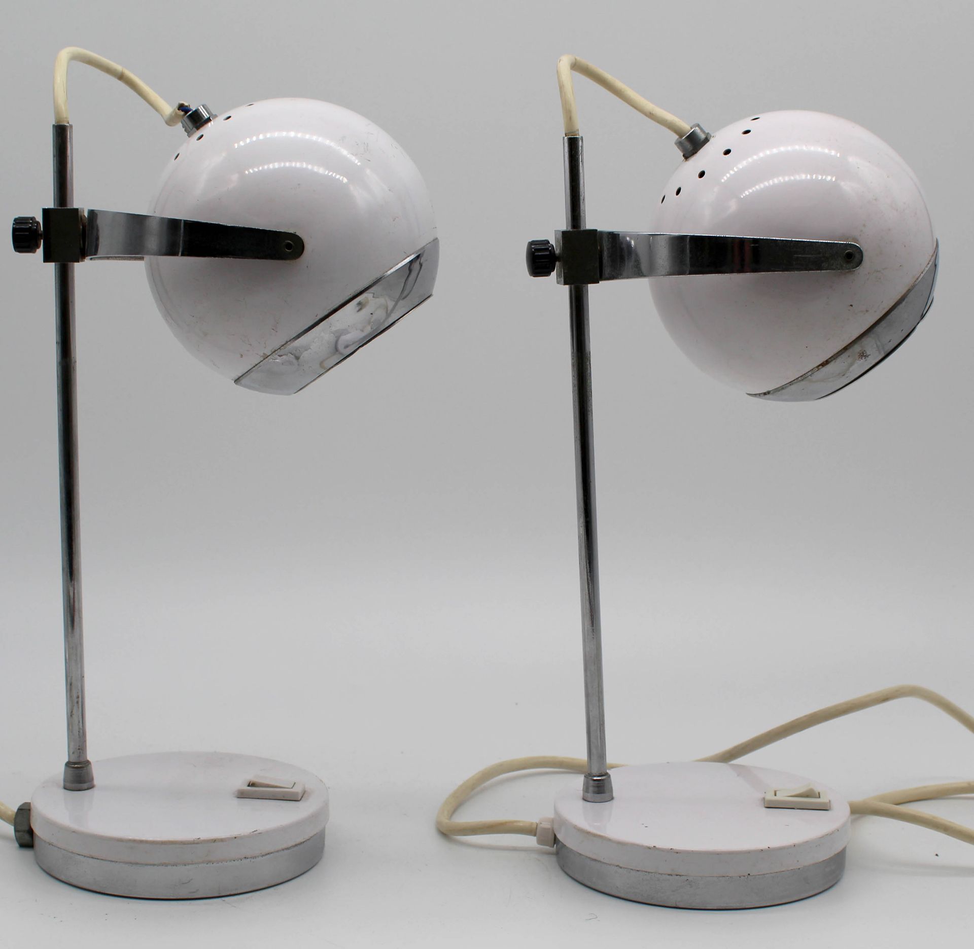 A pair of globe table lamps. Design, around 1960. - Bild 7 aus 13