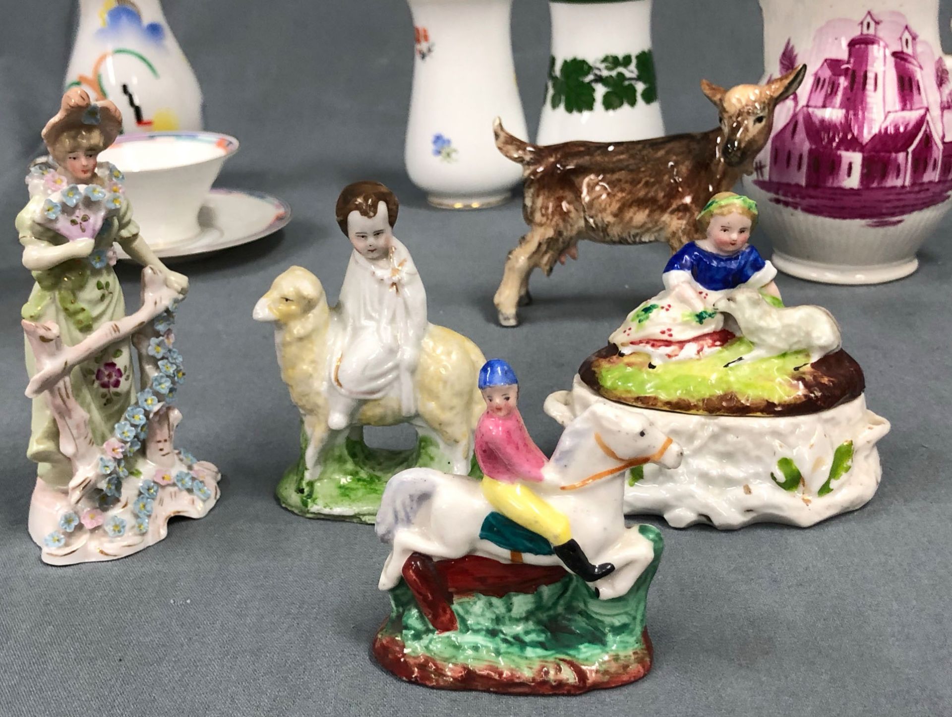 Mixed lot of old porcelain. Figures, bowls, vases. Some Meissen, KPM. - Image 4 of 23