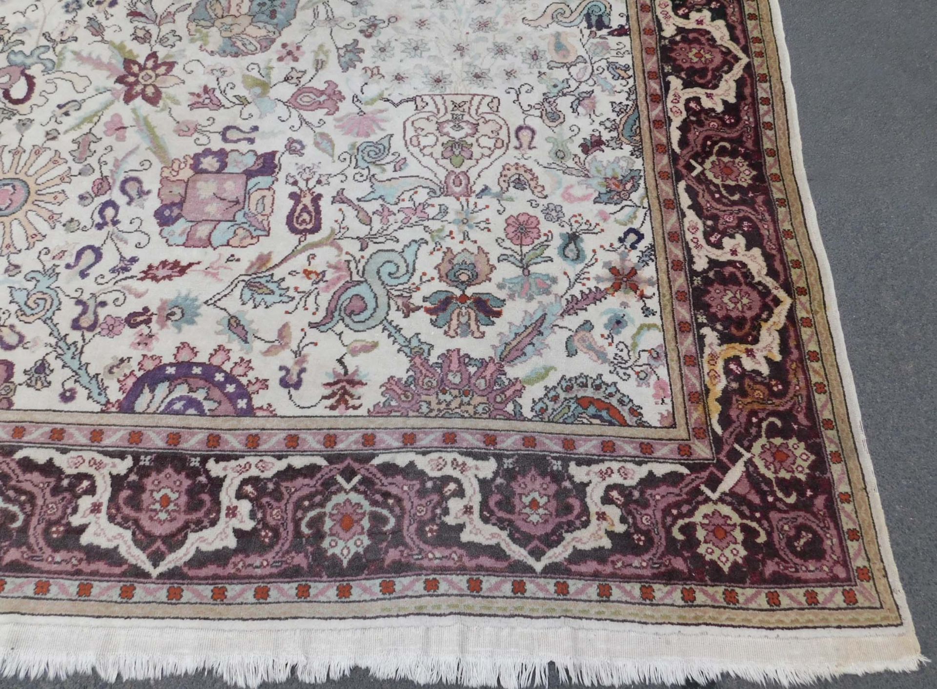 Borlu carpet. Turkey. Around 80 - 100 years old. - Bild 3 aus 9