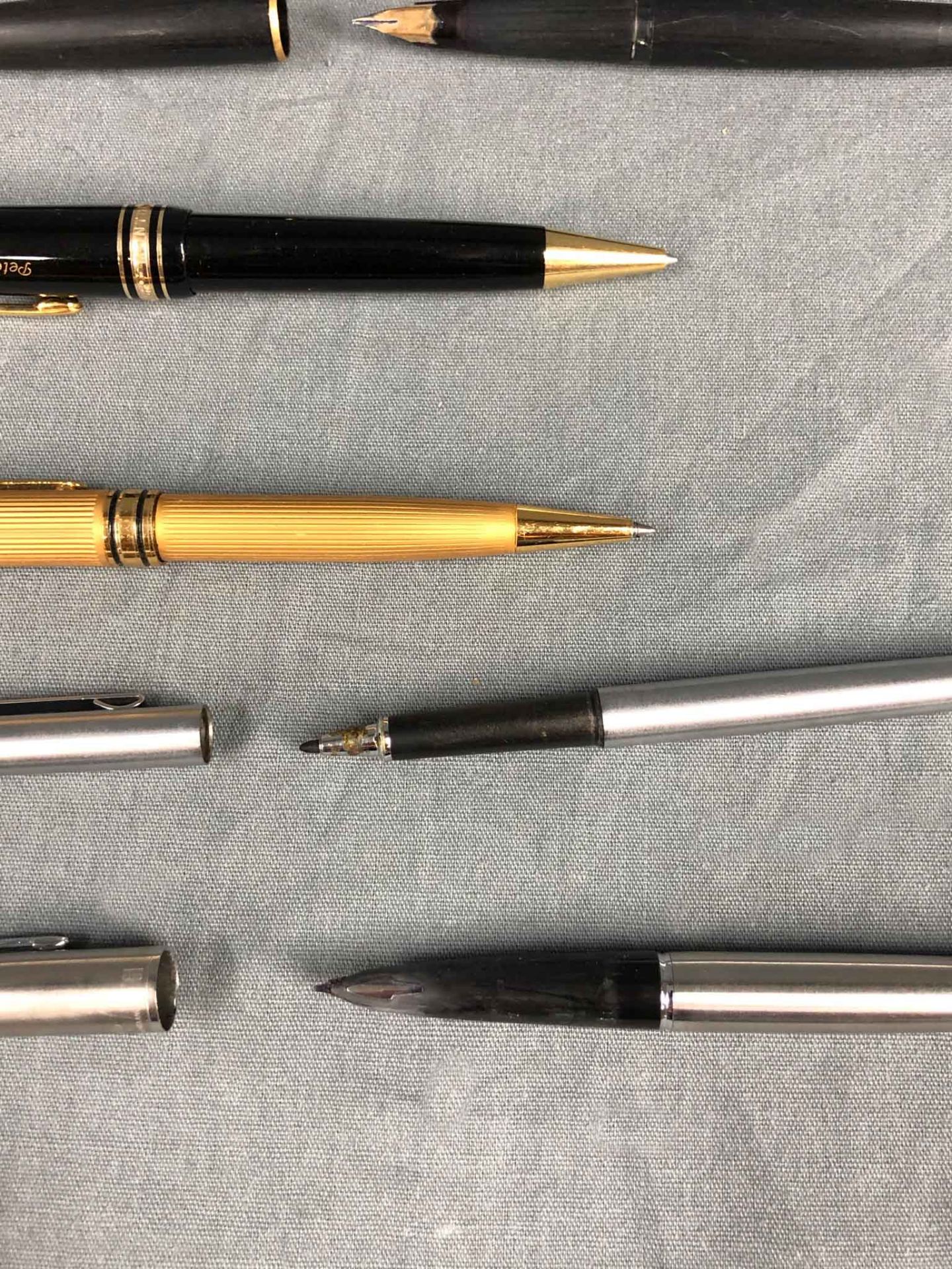 Piston fountain pens, ballpoint pens, some Montblanc, some gold nib. - Image 13 of 25