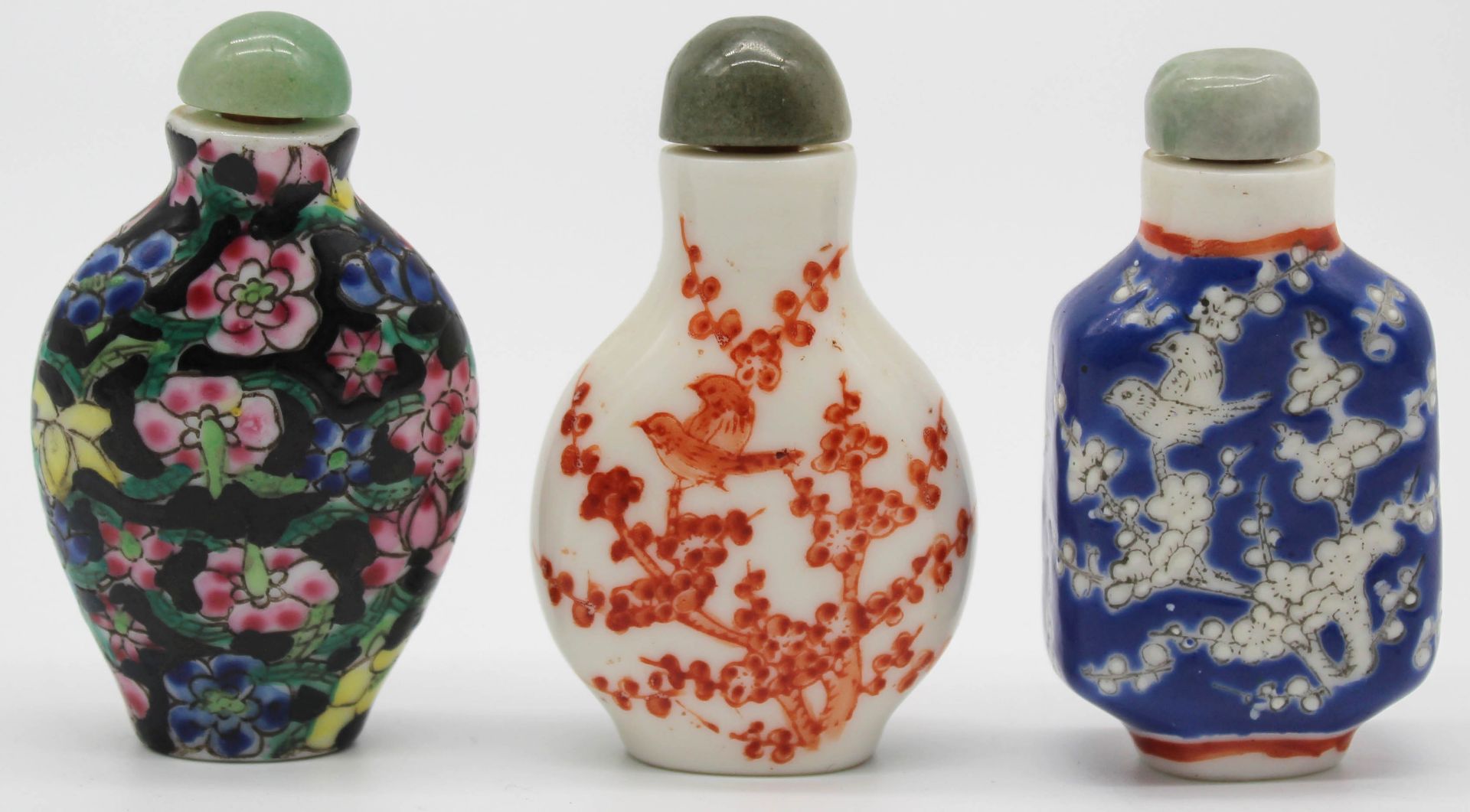 4 snuff bottles. Up to 71 mm high. And textile silk 48 cm x 28 cm Tatsumura. - Image 14 of 14