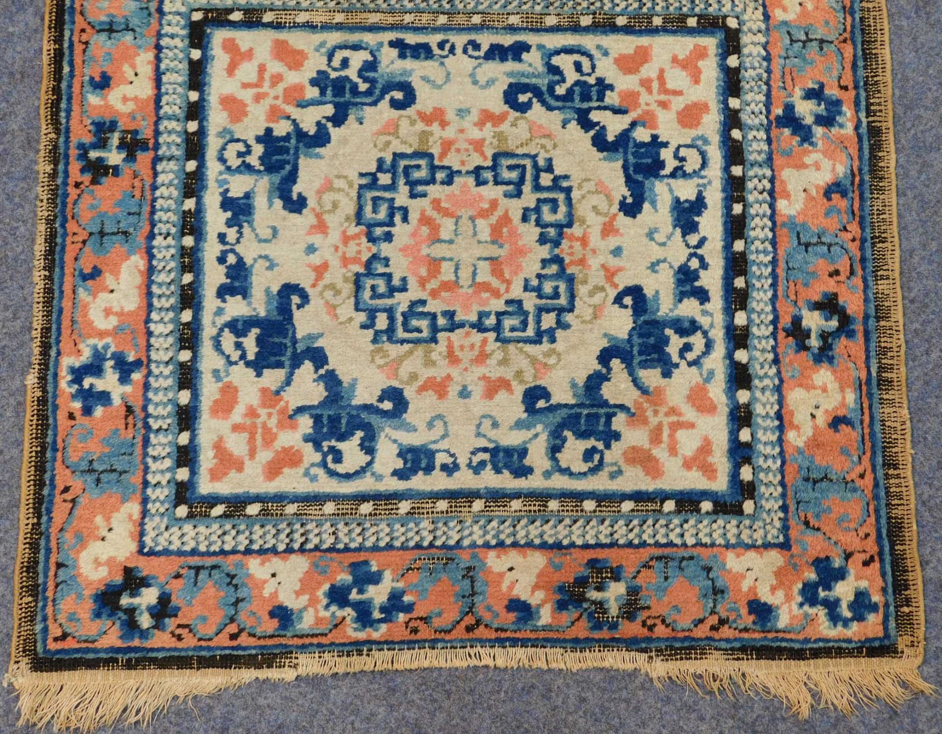 Ningxia carpet. China. Antique. 18th century. - Bild 2 aus 9