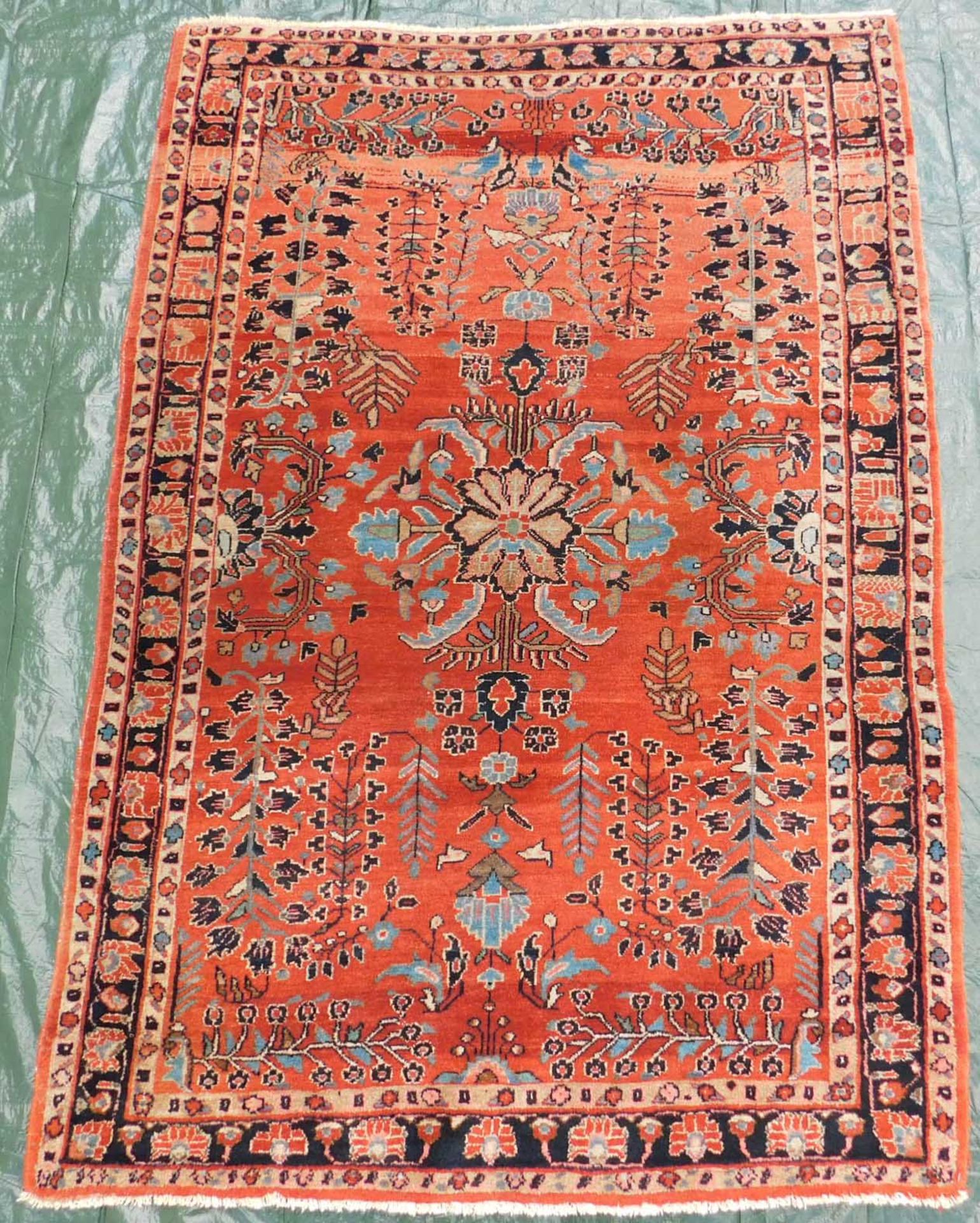 Mohajaran Saruk Persian carpet. Iran, about 90 - 110 years old.