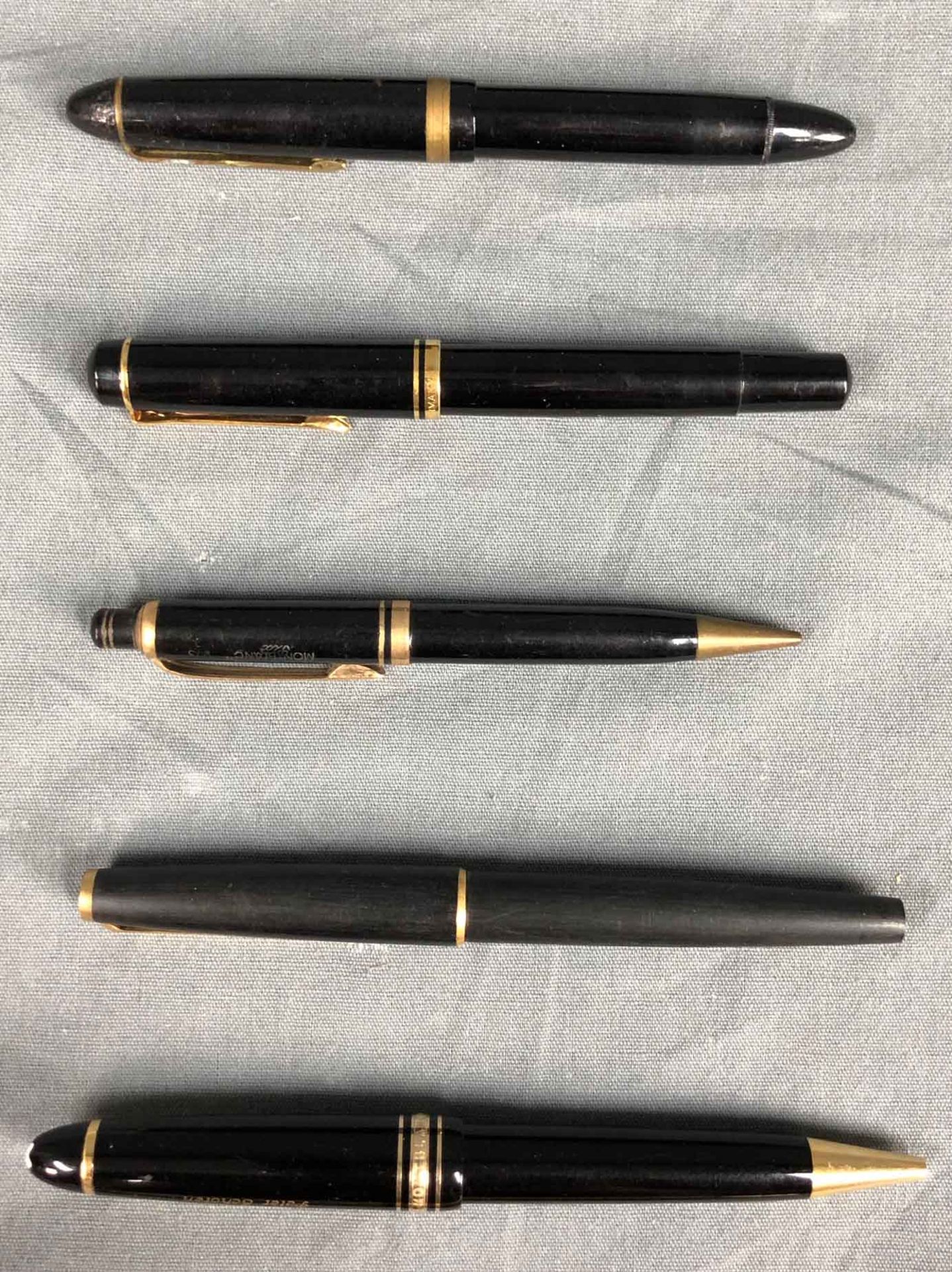 Piston fountain pens, ballpoint pens, some Montblanc, some gold nib. - Image 19 of 25