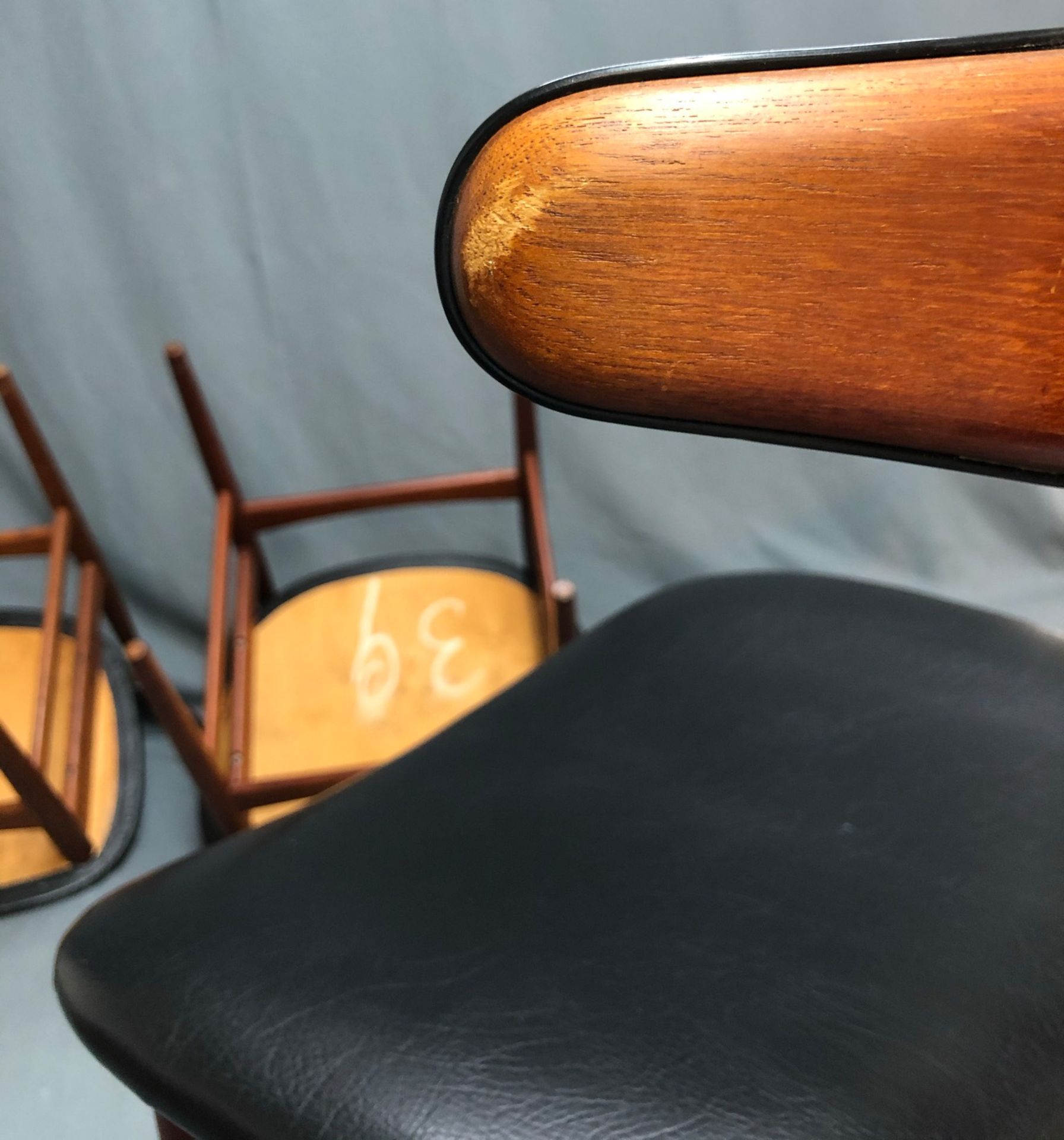 DANEX Furniture. 6 teak wood chairs. '' Made in Denmark ''. - Bild 2 aus 11