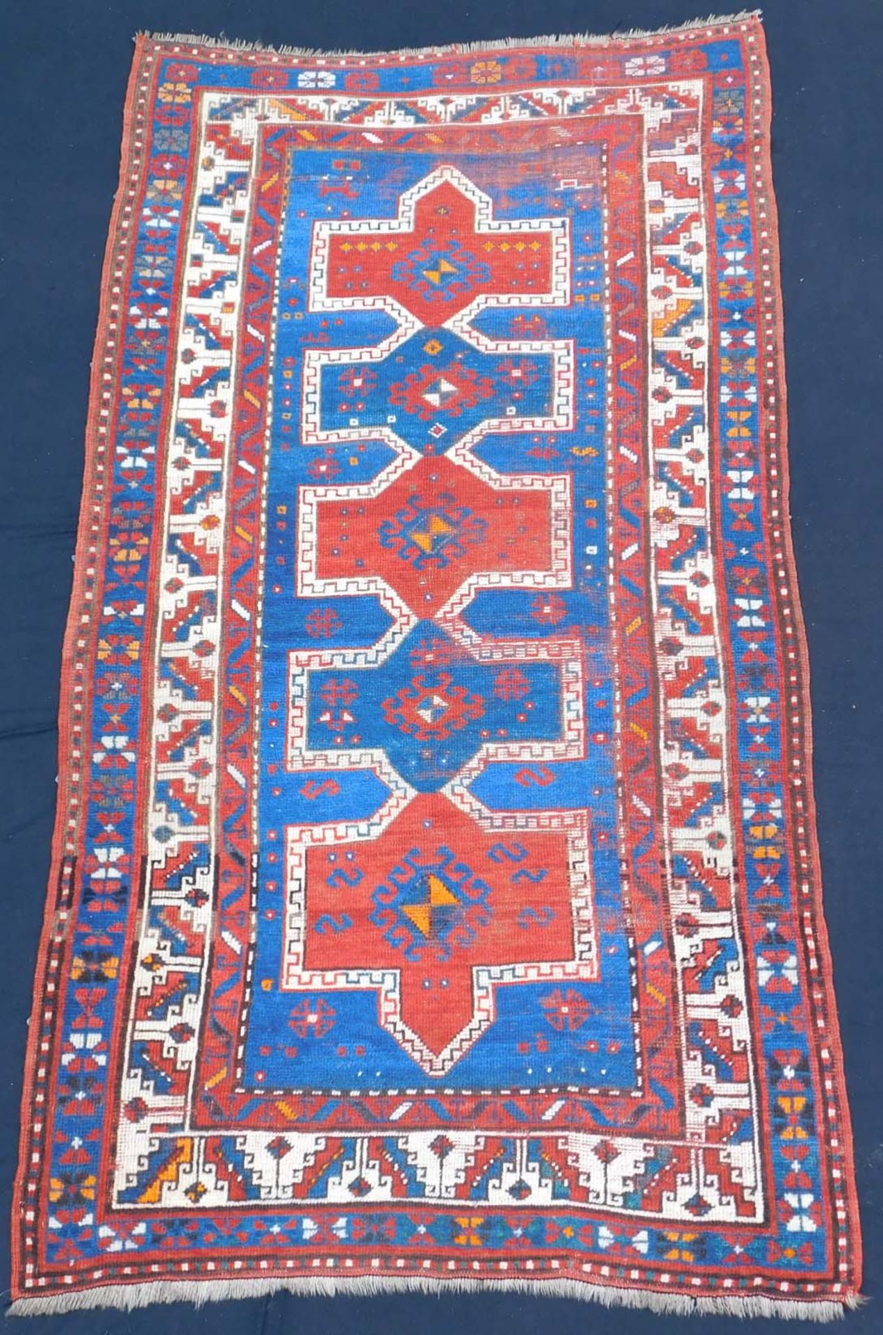 Kazak carpet. Caucasus. Antique, around 100 - 150 years old.