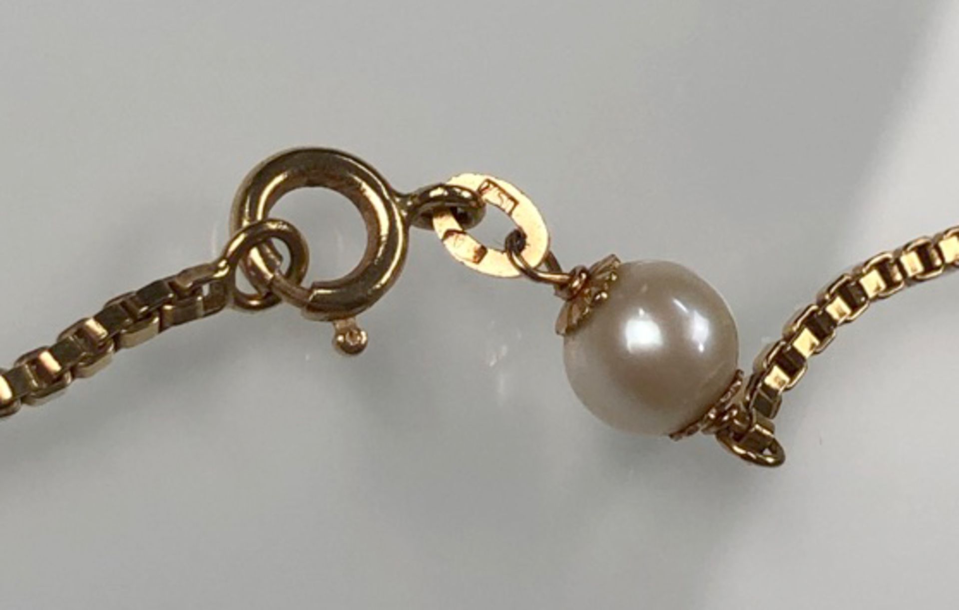 Necklace. Yellow gold 750 with cultured pearls. Gross 27.1 grams. - Image 5 of 10