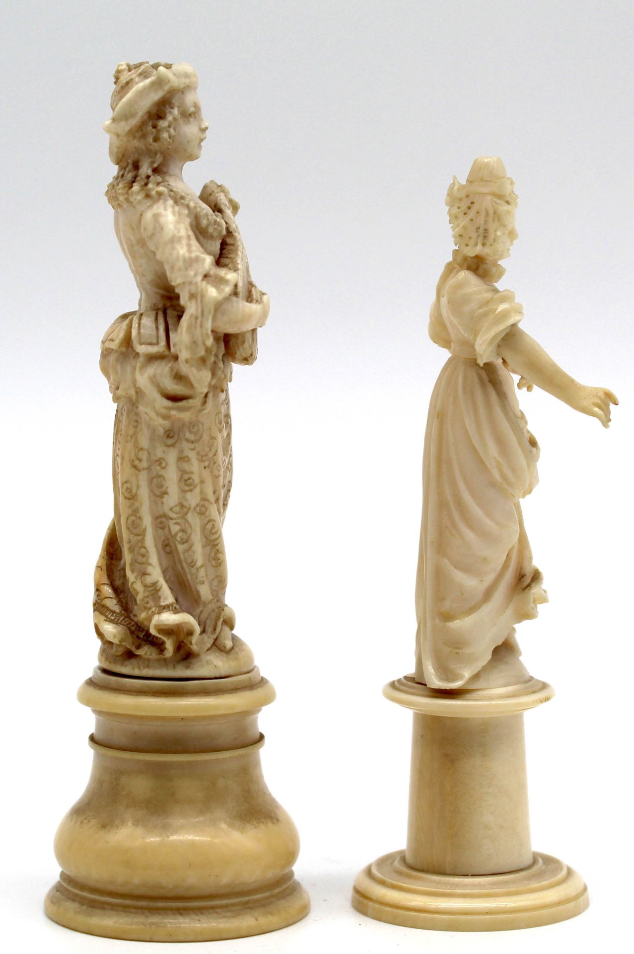 2 ladies figures ivory around 1900. Probably Erbach. - Image 3 of 10