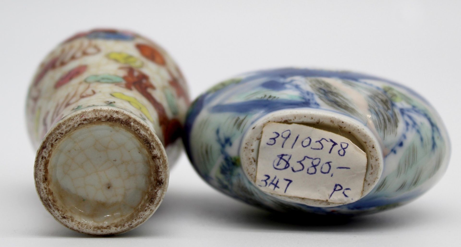 10 porcelain snuff bottles / dispeners. Probably China old. - Image 5 of 31