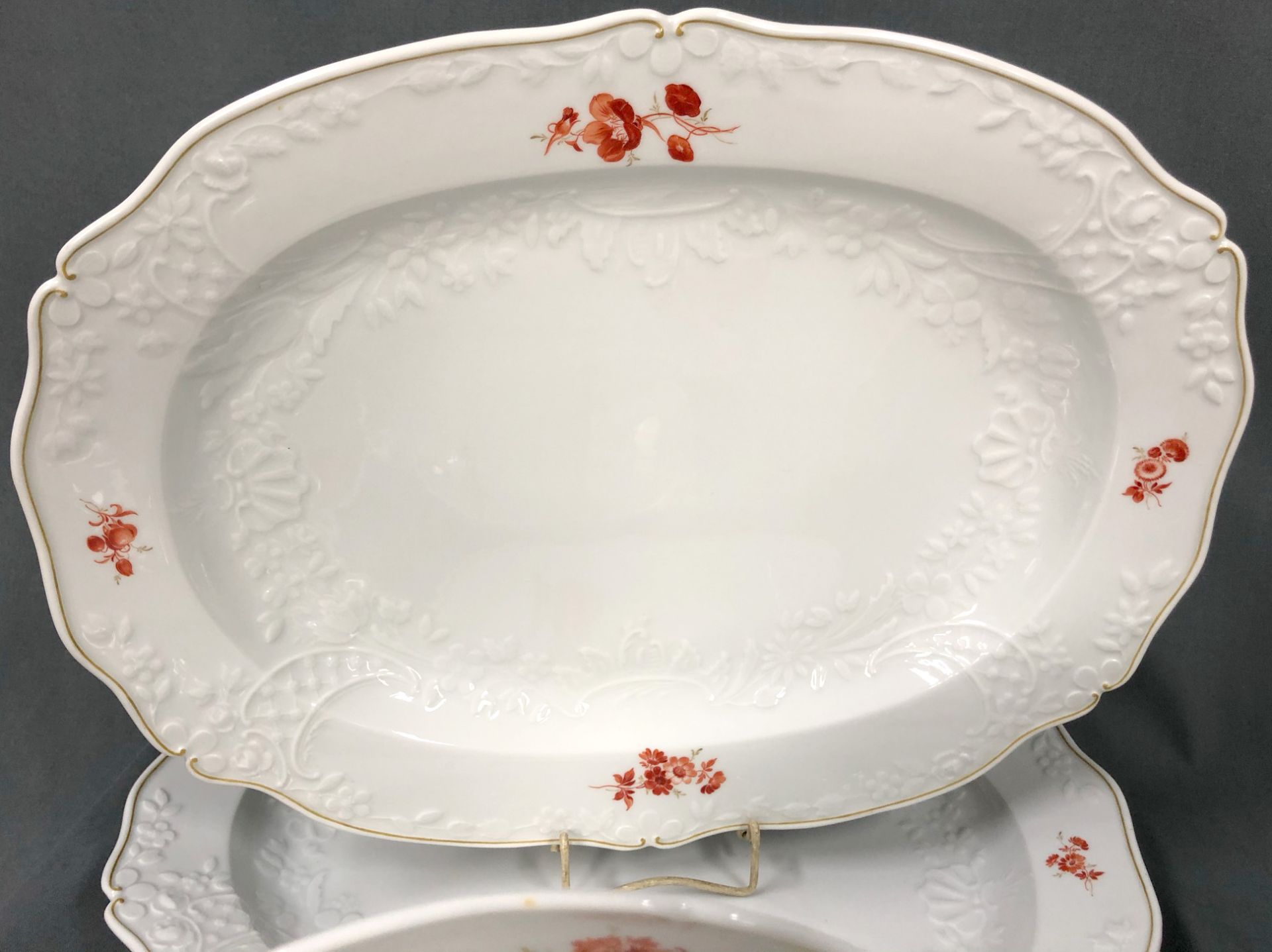 Meissen porcelain. Service. Neu Brandenstein. Flowers in coral. - Image 4 of 26