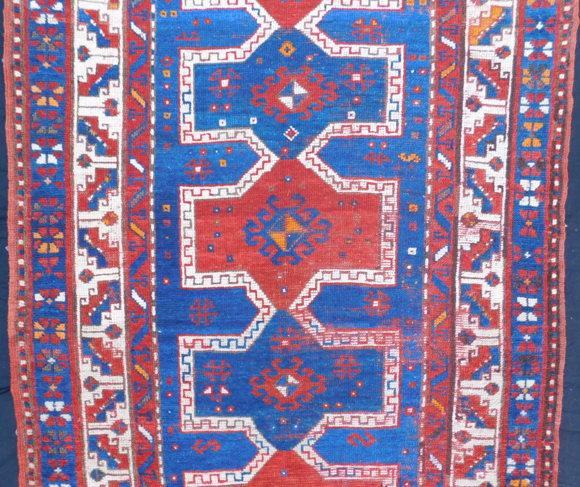 Kazak carpet. Caucasus. Antique, around 100 - 150 years old. - Bild 5 aus 11