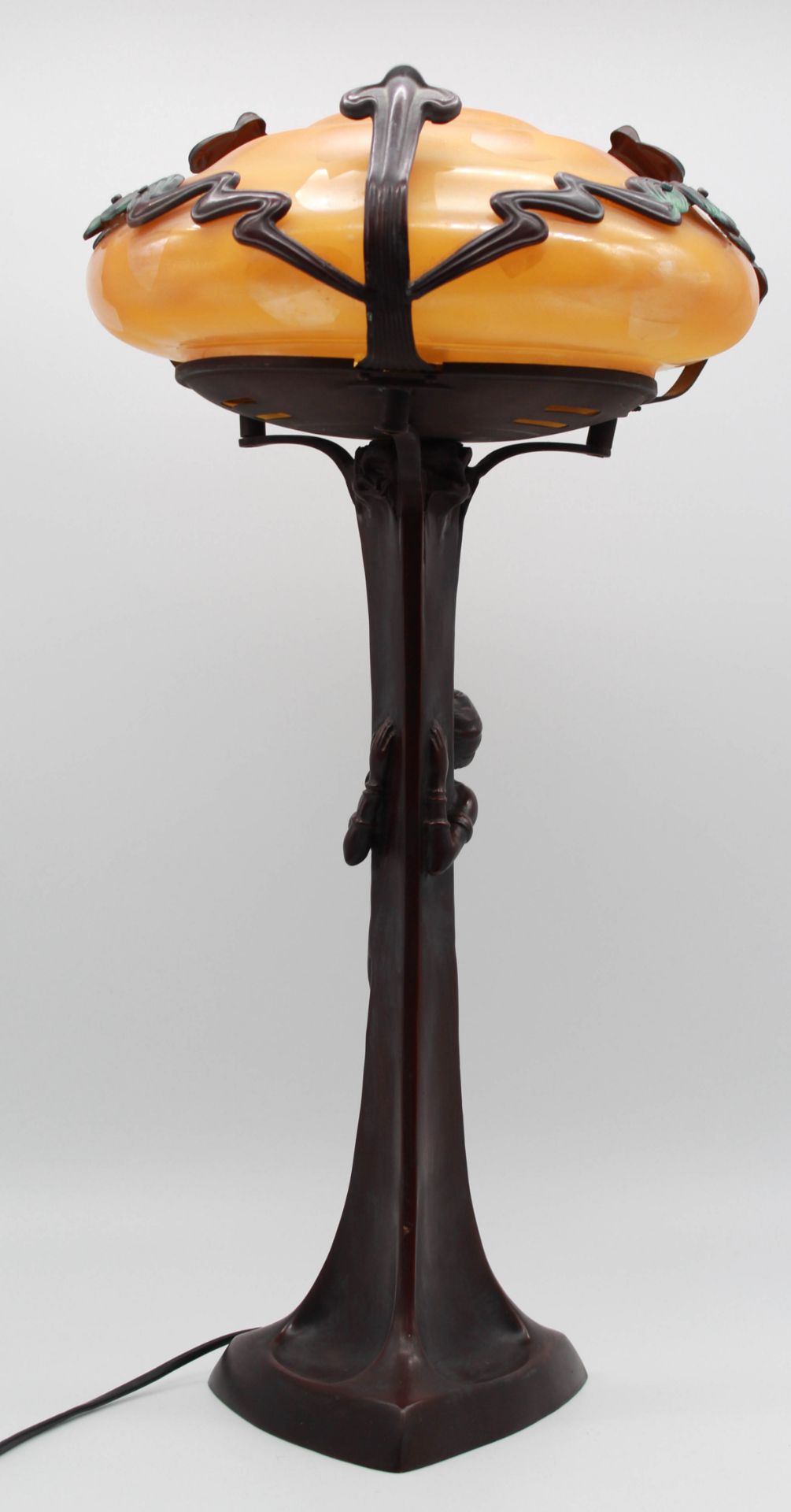 Table lamp in Art Nouveau style. Bronze, 58 cm high. - Bild 10 aus 15