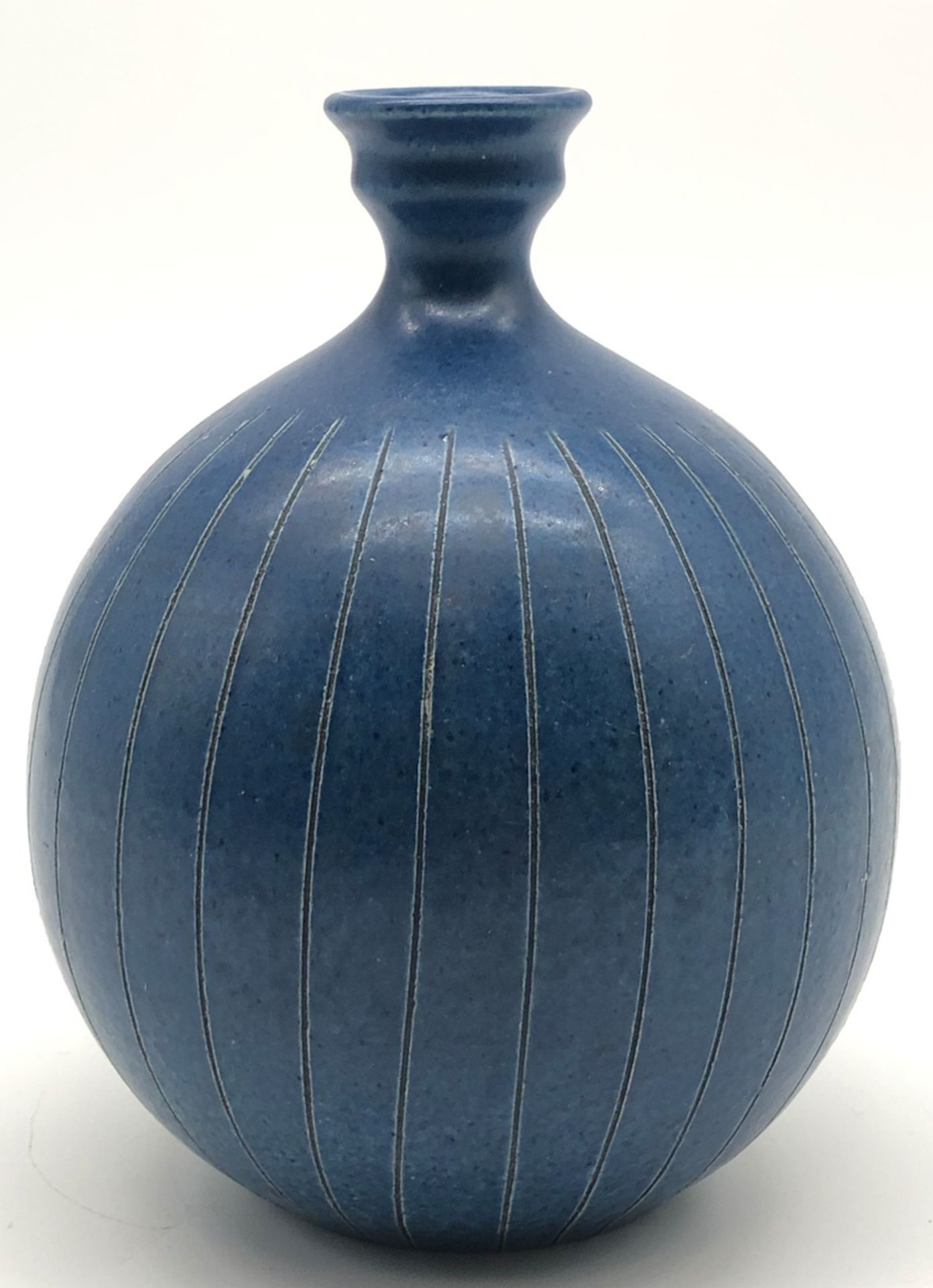 Vase. Blue glaze. Probably China, Japan, Korea. Mark. - Bild 2 aus 9