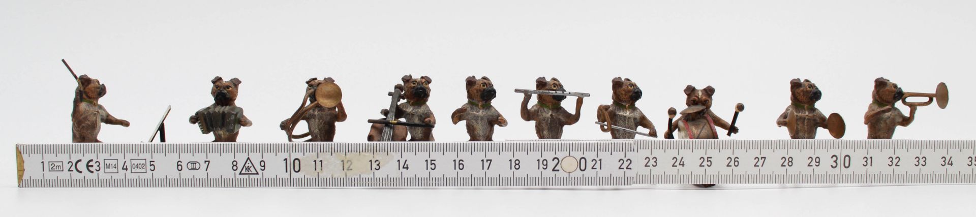 Dog band. 10 small bronzes. Cold painted. Vienna? Up to 4.5 cm high. - Image 15 of 22