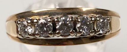 Ring 585 gold. 5 brilliant cut diamonds. About 0.5 carat together.