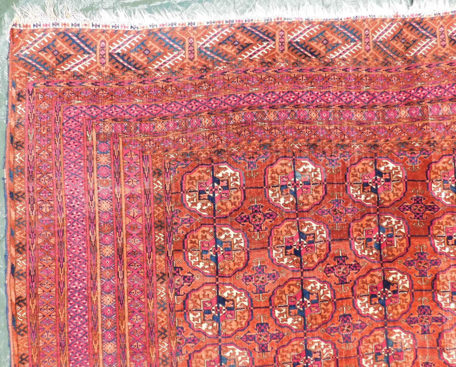 Tekke main carpet. Turkmenistan. Around 80 - 120 years old. - Image 9 of 10