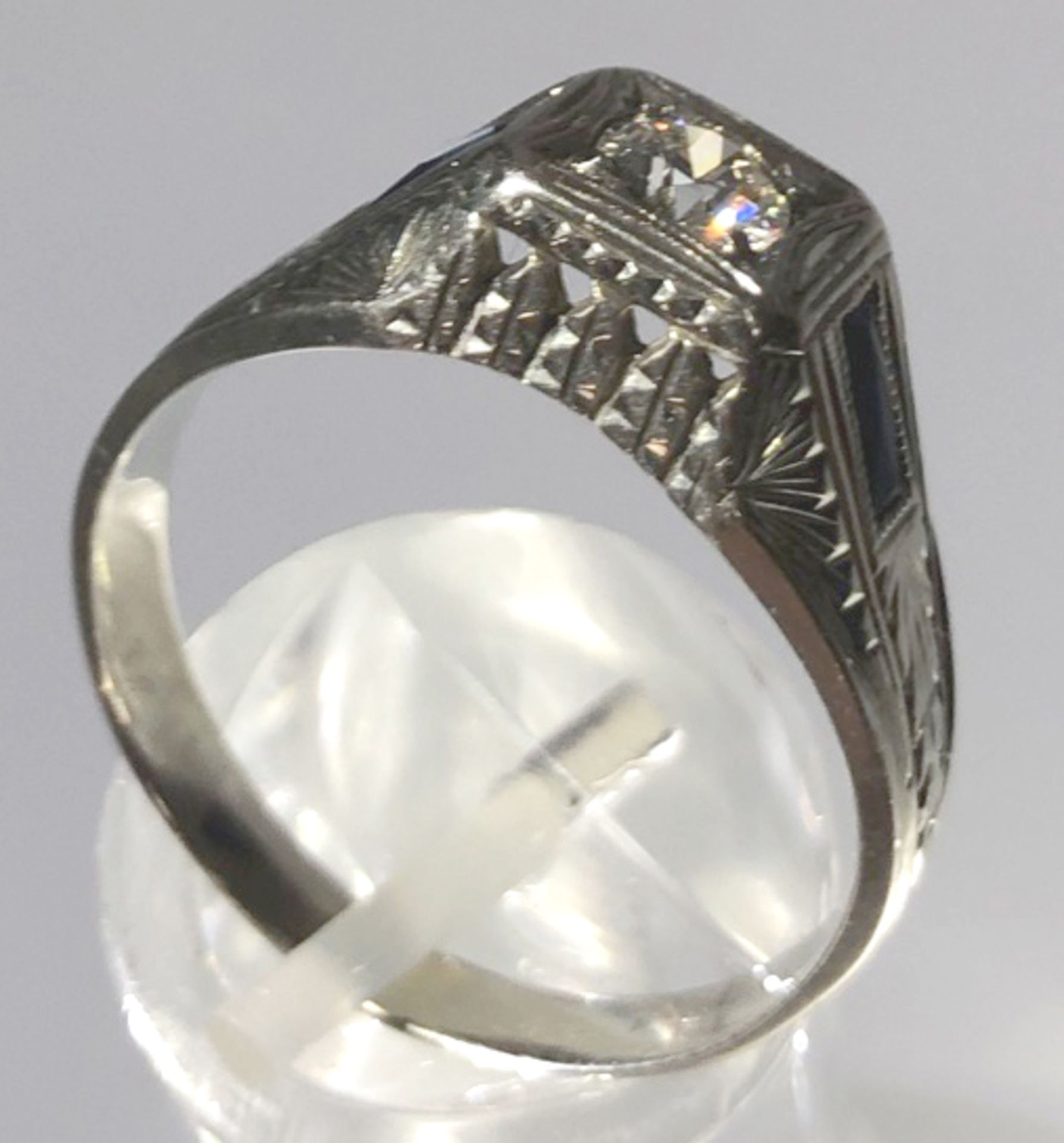 Ring. White gold. 18 carat. Solitaire diamond. Approximately 0.35 carats. - Image 14 of 16