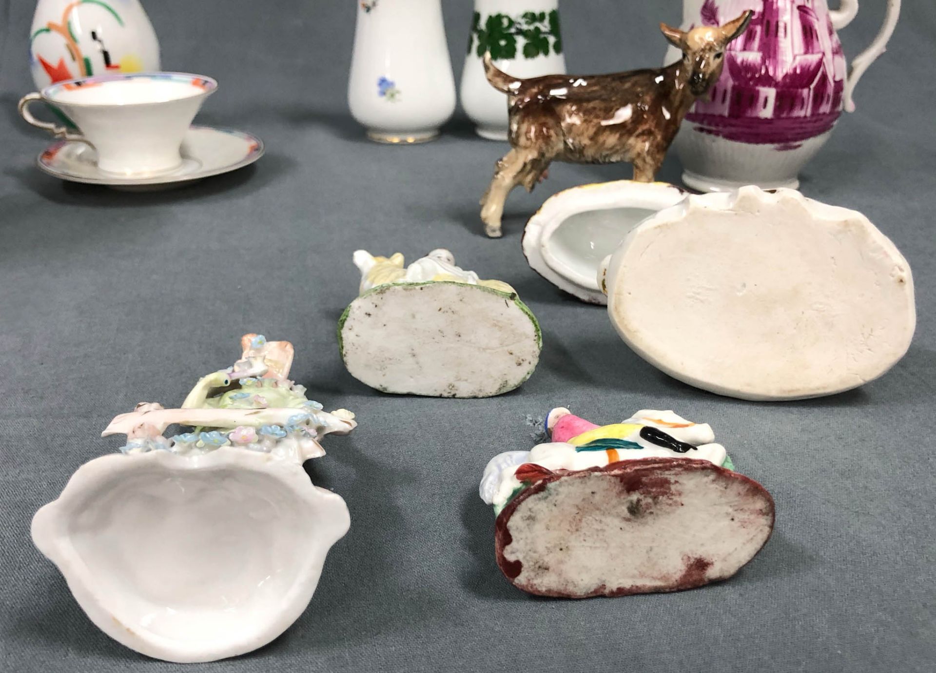 Mixed lot of old porcelain. Figures, bowls, vases. Some Meissen, KPM. - Image 5 of 23