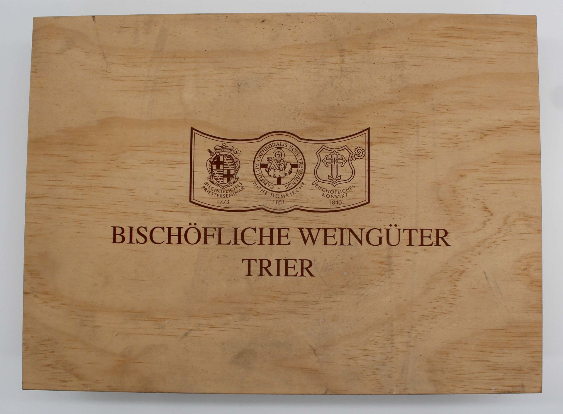 Bischöflich Trier. 3 whole bottles of Riesling. White wine. Moselle. Germany. - Image 5 of 11