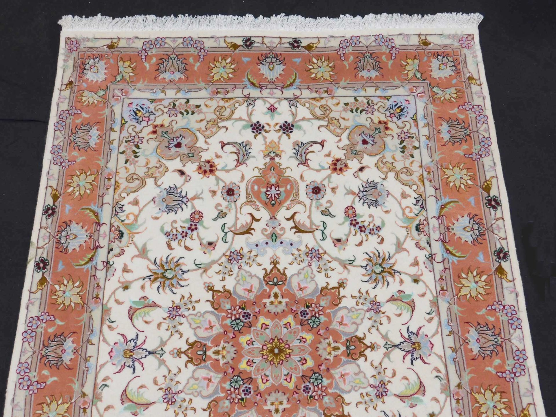 Tabriz Persian Rug, Iran. Fine weave. - Image 3 of 6