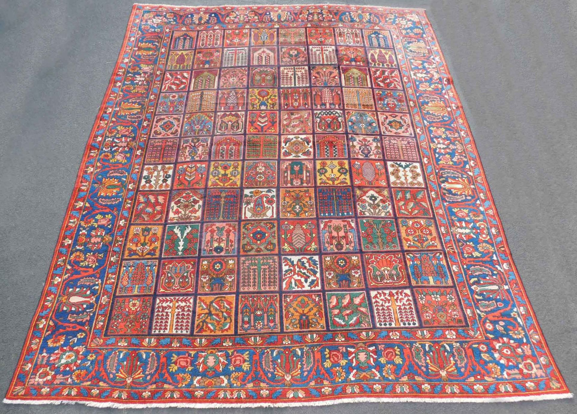 Bakhtiar Persian carpet. Field pattern. Iran. Around 80 - 120 years old.