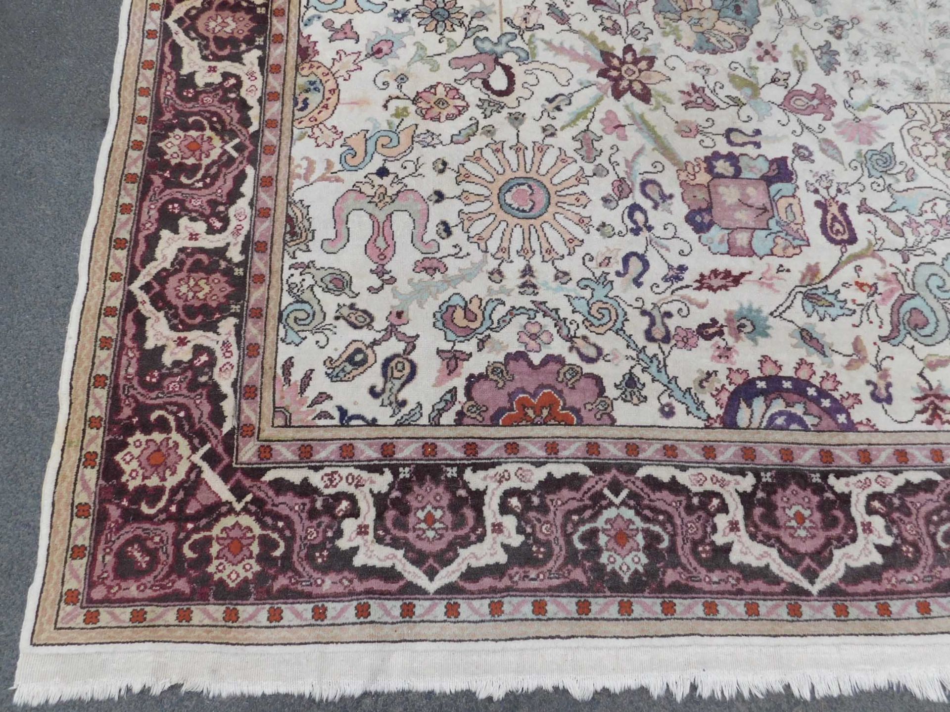 Borlu carpet. Turkey. Around 80 - 100 years old. - Bild 2 aus 9